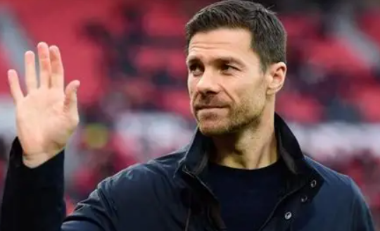 西甲國家德比<a href='https://www.m.olxe.cn/news/tag/286.html' style='color: blue;'>皇馬</a>勝巴薩，賽后沖突引主帥理性解讀