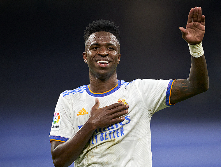 <a href='https://www.m.olxe.cn/news/tag/286.html' style='color: blue;'>皇馬</a>維尼修斯續(xù)約風波：商業(yè)利益與球員去留的博弈